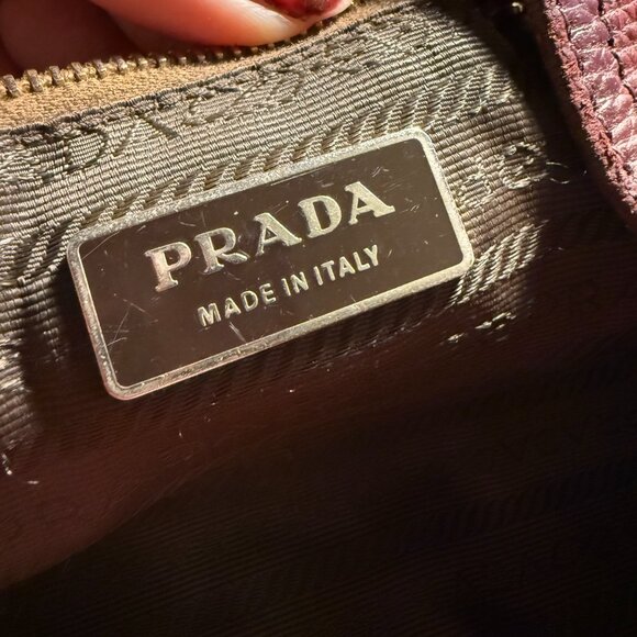 Prada bucket bag AS IS 100% 𝙖𝙪𝙩𝙝𝙚𝙣𝙩𝙞𝙘 - Picture 14 of 16